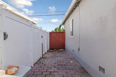 1025 Burkhart Ave, San Leandro, CA 94579 - Photo 24