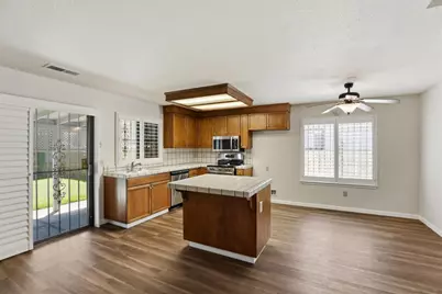 2308 Hammertown Dr, Stockton, CA 95210 - Photo 10