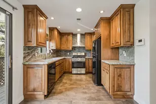 801 Nash Rd B10, Hollister, CA 95023 - Photo 4