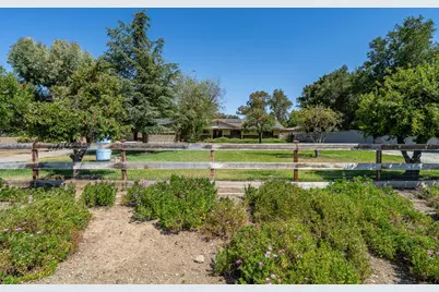 2025 Jeanie Ln, Gilroy, CA 95020 - Photo 2