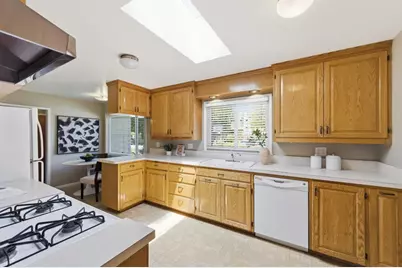 221 W Floresta Way, Portola Valley, CA 94028 - Photo 10