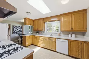 221 W Floresta Way, Portola Valley, CA 94028 - Photo 10