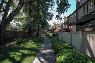 546 Woodside Oaks 6, Sacramento, CA 95825 - Photo 2