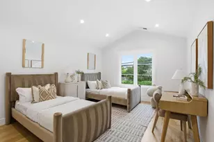 2896 Hillside Dr, Burlingame, CA 94010 - Photo 36