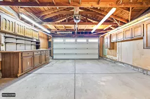 327 St Julie Dr, San Jose, CA 95119 - Photo 36