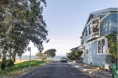 111 12th St, Pacific Grove, CA 93950 - Photo 42