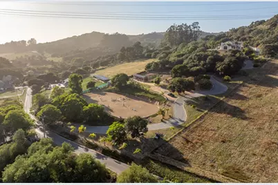 67 Tucker Rd, Royal Oaks, CA 95076 - Photo 2