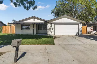 101 Recht St, Hollister, CA 95023 - Photo 2