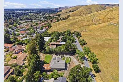 208 Mill Creek Rd, Fremont, CA 94539 - Photo 48