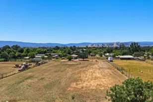10930 Foothill Ave, Gilroy, CA 95020 - Photo 48