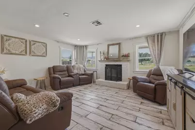 10930 Foothill Ave, Gilroy, CA 95020 - Photo 32