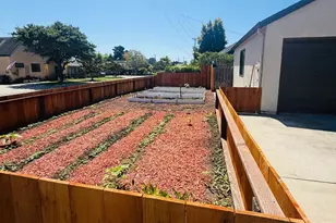 2198 Persimmon Ct, Santa Cruz, CA 95062 - Photo 2