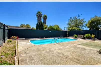 410 Spruce Cir, Watsonville, CA 95076 - Photo 22