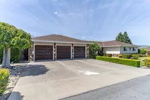 747 Ridgemark Dr, Hollister, CA 95023 - Photo 4