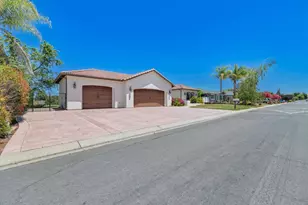 745 S Ridgemark Dr, Hollister, CA 95023 - Photo 2