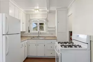 215 6th St, Pacific Grove, CA 93950 - Photo 10