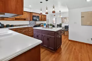 14781 Vickery Ave, Saratoga, CA 95070 - Photo 12