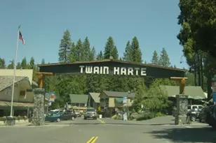 18861 Lookout Dr, Twain Harte, CA 95383 - Photo 2