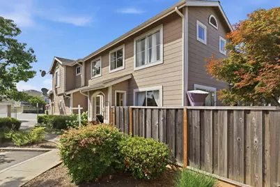 439 Ashling Ct, San Jose, CA 95136 - Photo 2