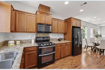 796 N 10th St 1, San Jose, CA 95112 - Photo 6