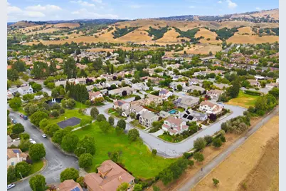 16800 Zinfandel Cir, Morgan Hill, CA 95037 - Photo 72