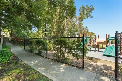 41 Tollridge Ct, San Mateo, CA 94402 - Photo 18