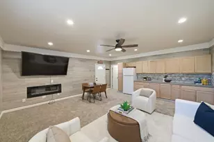 693 Bedivere Dr, San Jose, CA 95127 - Photo 28
