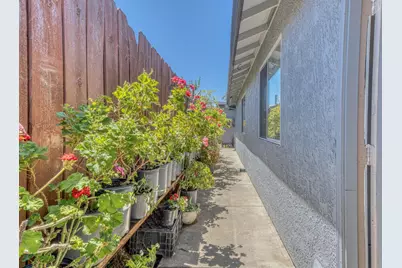 1066 Eagle Dr, Salinas, CA 93905 - Photo 32