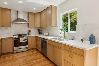 1404 Flores Dr, Pacifica, CA 94044 - Photo 10