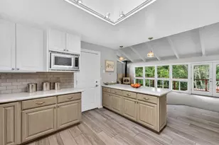 67 Hollins Dr, Santa Cruz, CA 95060 - Photo 18