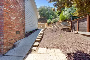 8 Laurel Ct, Belmont, CA 94002 - Photo 38