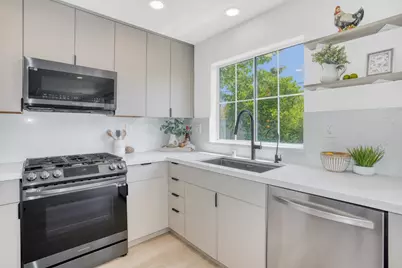 21815 Eaton Pl, Cupertino, CA 95014 - Photo 14