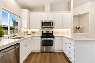 1691 Albany Ct, Hollister, CA 95023 - Photo 10