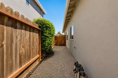 1691 Albany Ct, Hollister, CA 95023 - Photo 26