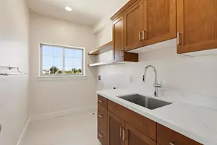 1001 Amore St, Hollister, CA 95023 - Photo 38
