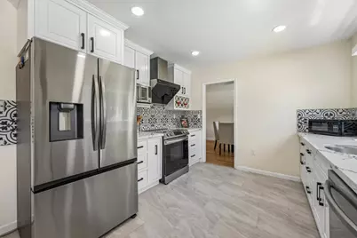 760 W 9th St, Gilroy, CA 95020 - Photo 10