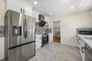 760 W 9th St, Gilroy, CA 95020 - Photo 10
