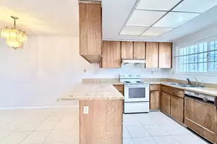 150 Checkers Dr, San Jose, CA 95116 - Photo 8