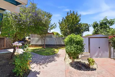 597 Oldbrook Ct, San Jose, CA 95111 - Photo 32