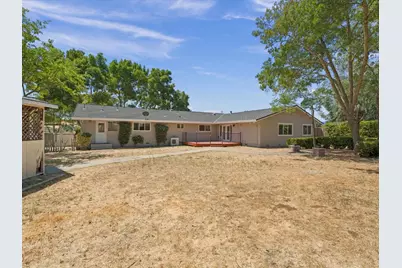 2045 Jefferson Dr, Gilroy, CA 95020 - Photo 16