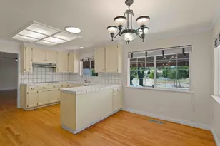 2045 Jefferson Dr, Gilroy, CA 95020 - Photo 10
