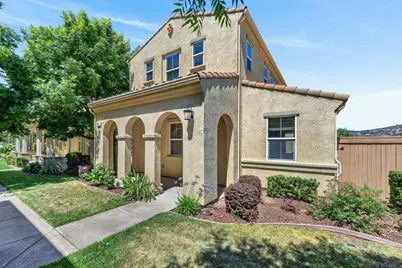 1611 Bonanza Ln, Folsom, CA 95630 - Photo 2