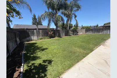 1727 Hume Dr, Sanger, CA 93657 - Photo 2