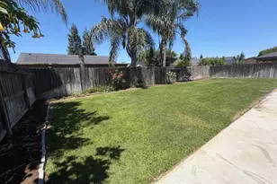1727 Hume Dr, Sanger, CA 93657 - Photo 2