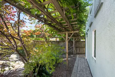 30 Meadow Ln, Redwood City, CA 94063 - Photo 22