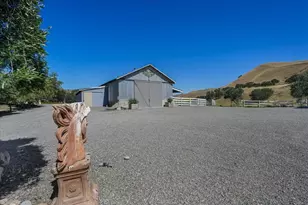 2727 Thomas Rd, Hollister, CA 95023 - Photo 70