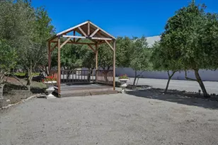 2727 Thomas Rd, Hollister, CA 95023 - Photo 72