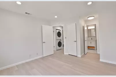 Coyote Creek Cir, San Jose, CA 95116 - Photo 14