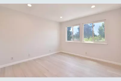 Coyote Creek Cir, San Jose, CA 95116 - Photo 20