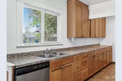 1102 California Ave, Los Banos, CA 93635 - Photo 6